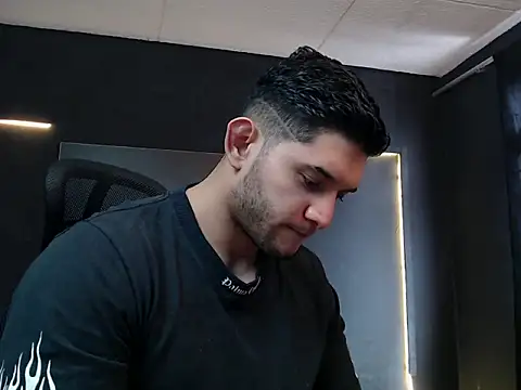 Snapshot of RichardMilleer chatting on September 19, 1:48 pm RichardMilleer online show from September 19, 1:48 pm