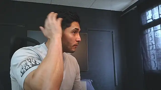 Snapshot of RichardMilleer chatting on July 23, 3:52 pm RichardMilleer online show from July 23, 3:52 pm