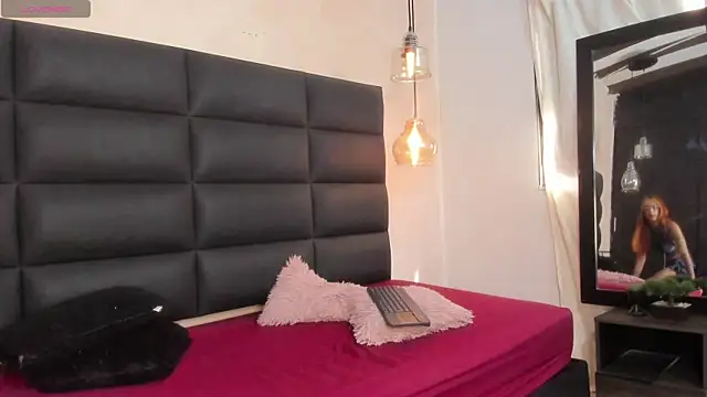 Snapshot of miss-ashley- chatting on October 7, 1:23 pm miss-ashley- online show from October 7, 1:23 pm