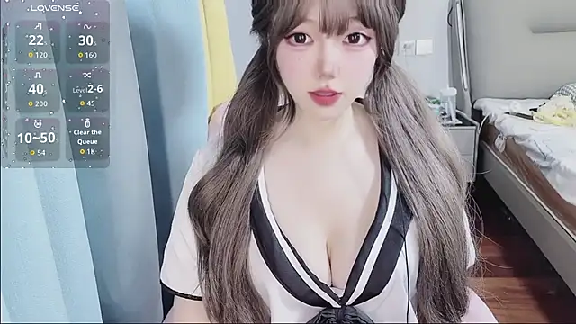 Lucky Cici online show from June 3, 8:35 pm