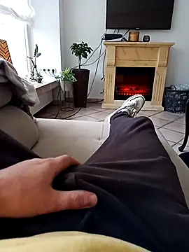 fullystroked online show from November 16, 10:20 am