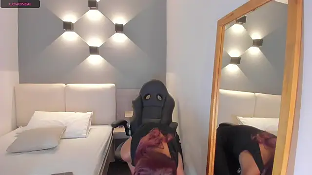 selena monroy online show from January 11, 11:06 am