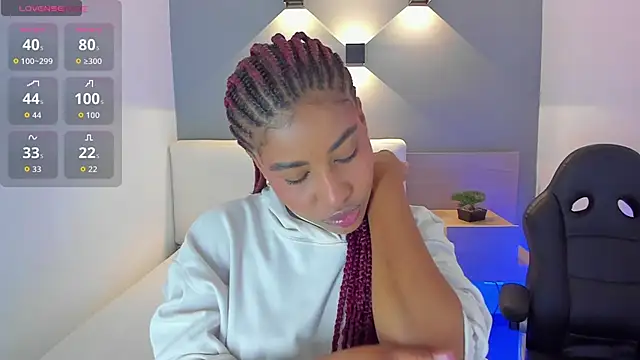 Snapshot of selena_monroy chatting on December 17, 10:42 am selena monroy online show from December 17, 10:42 am