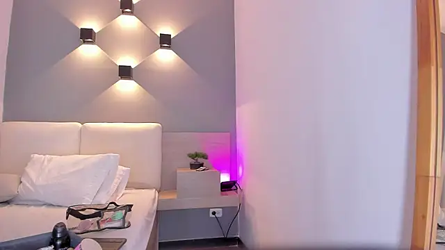 selena monroy online show from April 15, 10:54 am