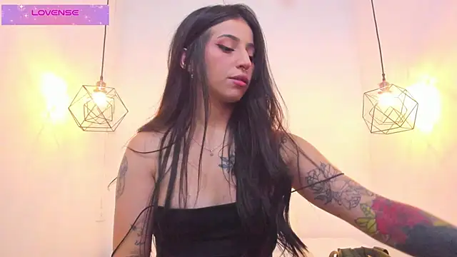 Snapshot of Allisson__ chatting on June 19, 8:14 pm Allisson online show from June 19, 8:14 pm