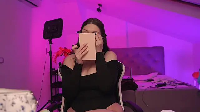 Snapshot of Jessasmith chatting on November 26, 8:03 am Jessasmith online show from November 26, 8:03 am