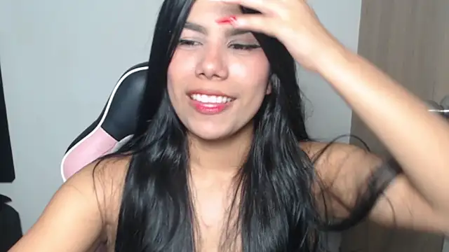 MayaScott11 online show from February 19, 8:06 pm