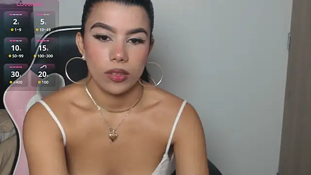 MayaScott11 online show from November 30, 7:03 pm