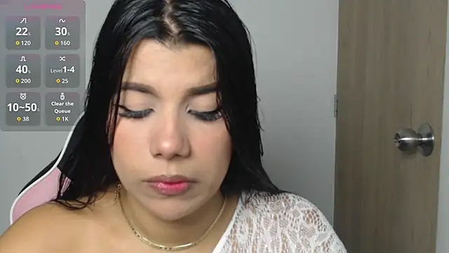 MayaScott11 online show from December 5, 7:01 pm