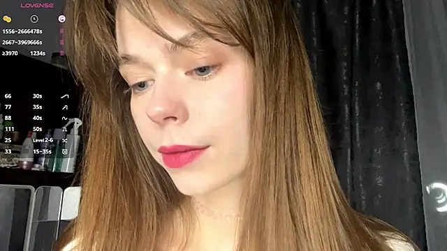 Snapshot of YourLittleElfie chatting on September 26, 3:19 pm YourLittleElfie online show from September 26, 3:19 pm