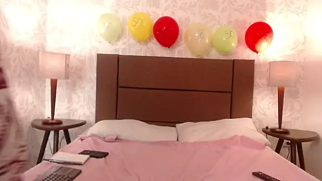 Snapshot of Ava_Raye chatting on September 19, 7:40 pm Ava Raye online show from September 19, 7:40 pm