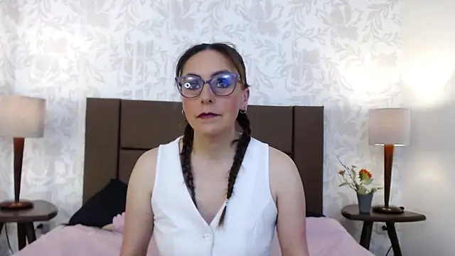 Snapshot of Ava_Raye chatting on December 3, 7:46 pm Ava Raye online show from December 3, 7:46 pm