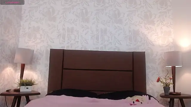 Snapshot of Ava_Raye chatting on November 11, 7:41 pm Ava Raye online show from November 11, 7:41 pm