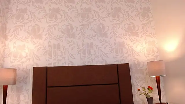 Snapshot of Ava_Raye chatting on December 1, 7:15 pm Ava Raye online show from December 1, 7:15 pm