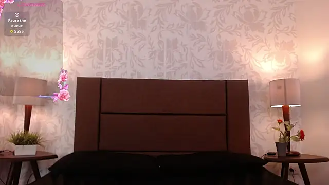 Snapshot of Ava_Raye chatting on October 21, 7:57 pm Ava Raye online show from October 21, 7:57 pm