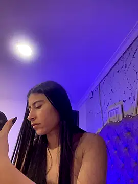 Isabella Montoya online show from November 28, 7:25 pm