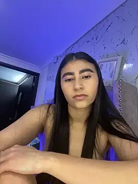 Isabella Montoya online show from November 17, 6:45 pm