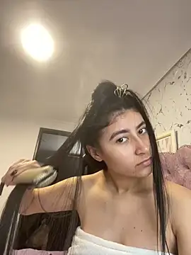 Isabella Montoya online show from November 21, 5:45 pm