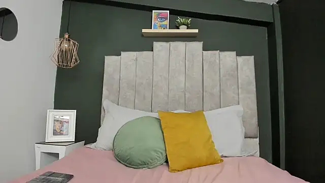 Lilithmuller  online show from December 18, 7:07 pm