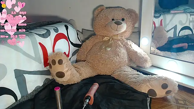 Snapshot of honeywhisper69 chatting on November 7, 9:41 pm honeywhisper69 online show from November 7, 9:41 pm