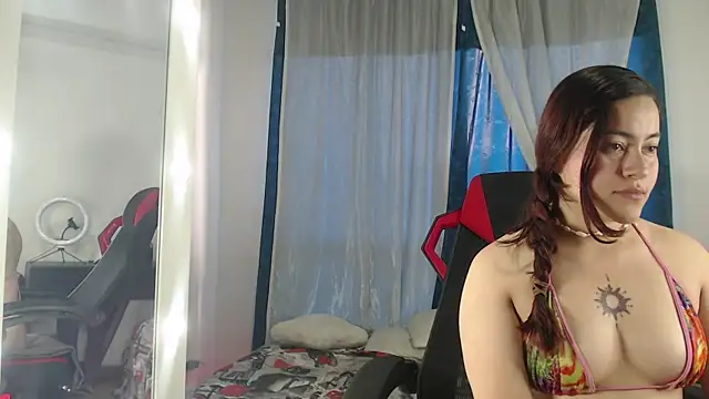 honeywhisper69 online show from October 1, 7:40 pm