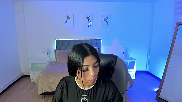 Sofia collen  online show from November 18, 7:50 pm