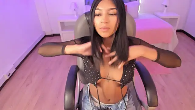 Sofia collen  online show from January 15, 8:01 pm