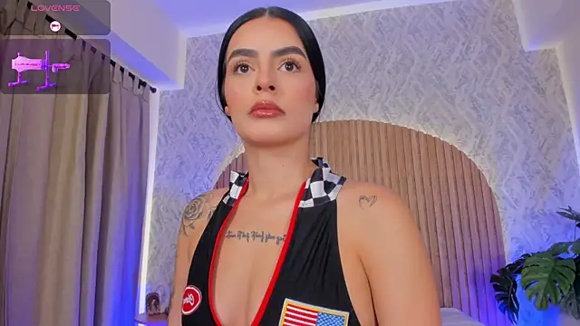 Snapshot of Sophiie_Belle chatting on October 17, 1:24 pm Sophiie Belle online show from October 17, 1:24 pm