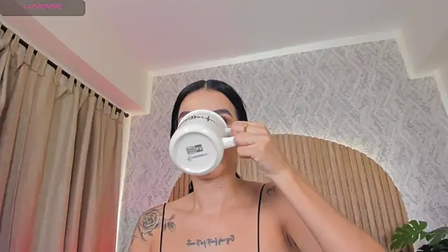 Snapshot of Sophiie_Belle chatting on September 24, 1:06 pm Sophiie Belle online show from September 24, 1:06 pm
