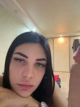 Snapshot of milka_catt chatting on December 16, 6:56 pm milka catt online show from December 16, 6:56 pm