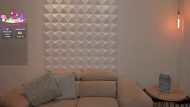 Snapshot of KatieAngelX chatting on October 13, 11:23 am KatieAngelX online show from October 13, 11:23 am
