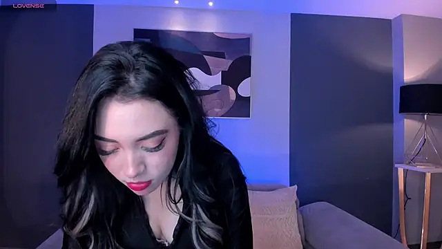 Snapshot of KatieAngelX chatting on October 12, 11:33 am KatieAngelX online show from October 12, 11:33 am