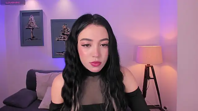 Snapshot of KatieAngelX chatting on October 19, 11:24 am KatieAngelX online show from October 19, 11:24 am