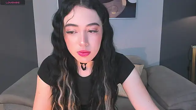 Snapshot of KatieAngelX chatting on October 10, 11:44 am KatieAngelX online show from October 10, 11:44 am