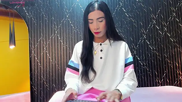 Miss Ariaa online show from September 24, 11:39 am