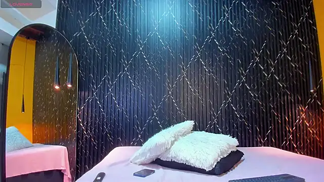 Miss Ariaa online show from October 9, 11:33 am
