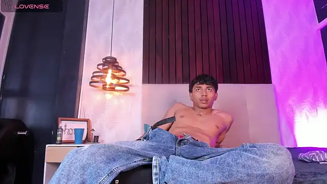 Snapshot of Jaycob_Black1 chatting on November 24, 12:27 pm Jaycob Black1 online show from November 24, 12:27 pm