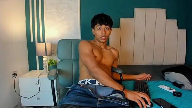 Snapshot of Jaycob_Black1 chatting on September 17, 12:18 pm Jaycob Black1 online show from September 17, 12:18 pm