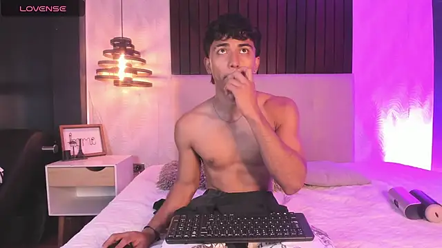 Snapshot of Jaycob_Black1 chatting on November 2, 12:21 pm Jaycob Black1 online show from November 2, 12:21 pm