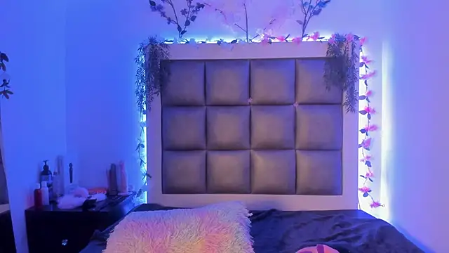 abbiecollins js online show from March 27, 3:59 am