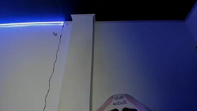 abbiecollins js online show from April 3, 4:30 am