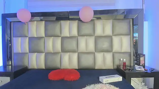 abbiecollins js online show from November 27, 3:18 am