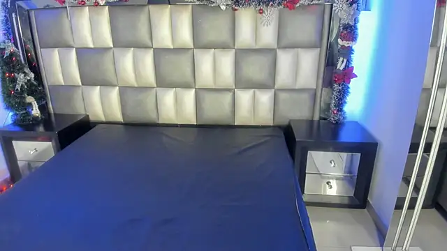 abbiecollins js online show from December 20, 4:15 am