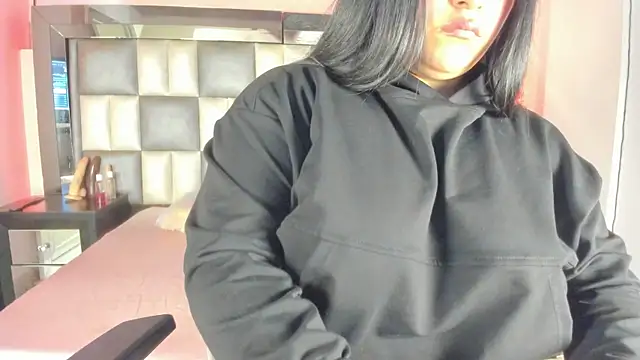 abbiecollins js online show from November 10, 5:23 am