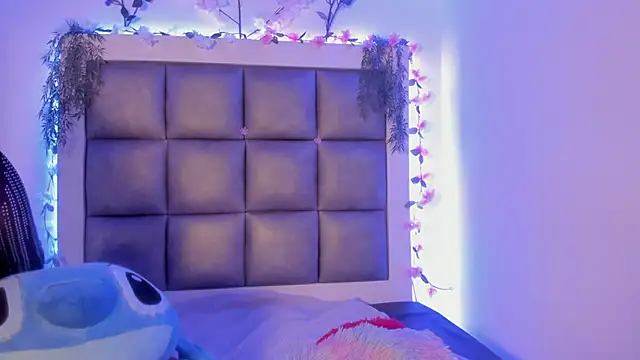 abbiecollins js online show from March 1, 5:51 am