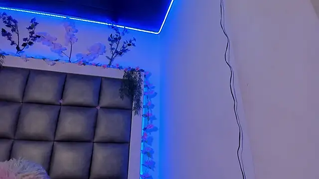 abbiecollins js online show from March 26, 4:22 am