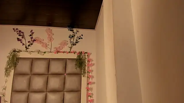 abbiecollins js online show from April 13, 4:05 am