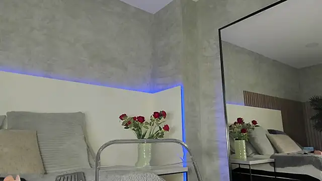 Amber Santana online show from April 11, 12:51 am