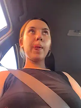 Snapshot of coupleyys chatting on November 13, 9:08 pm coupleyys online show from November 13, 9:08 pm