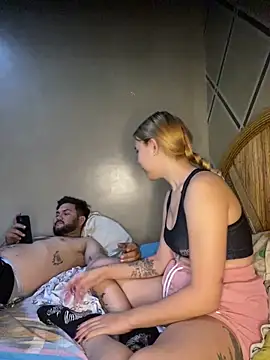 coupleyys online show from March 25, 9:35 pm